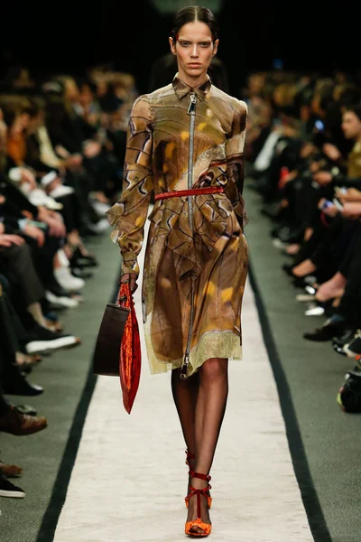 Look 37